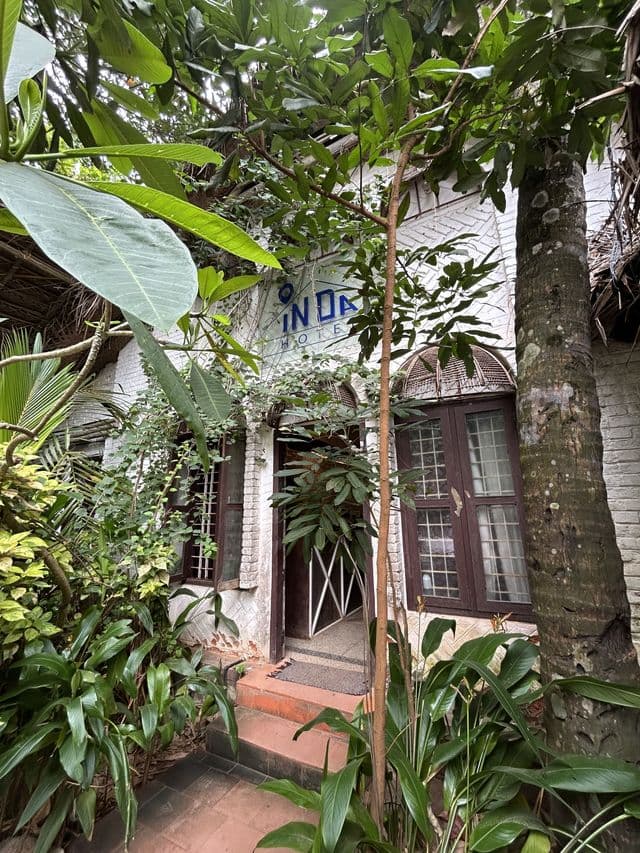 Hunting for hidden cafés